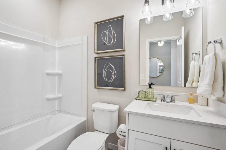RM01006005 – Kendall R – 11549 202nd Street W 21