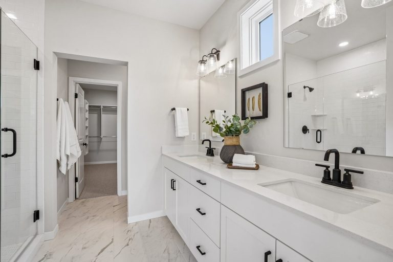 RM01006005 – Kendall R – 11549 202nd Street W 32