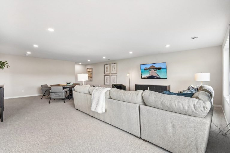 RM01006005 – Kendall R – 11549 202nd Street W 37