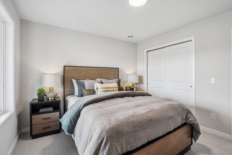 RM01006005 – Kendall R – 11549 202nd Street W 42