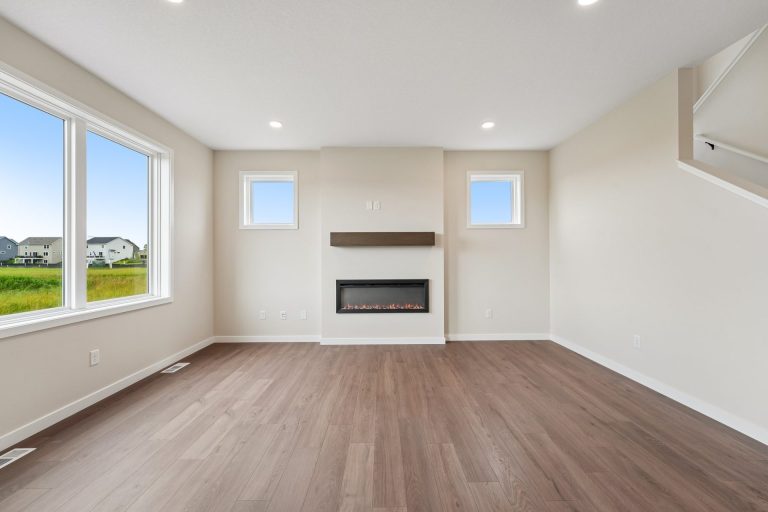 AV01001003 – Virginia A – 4664 Jamocha Ave NE 09