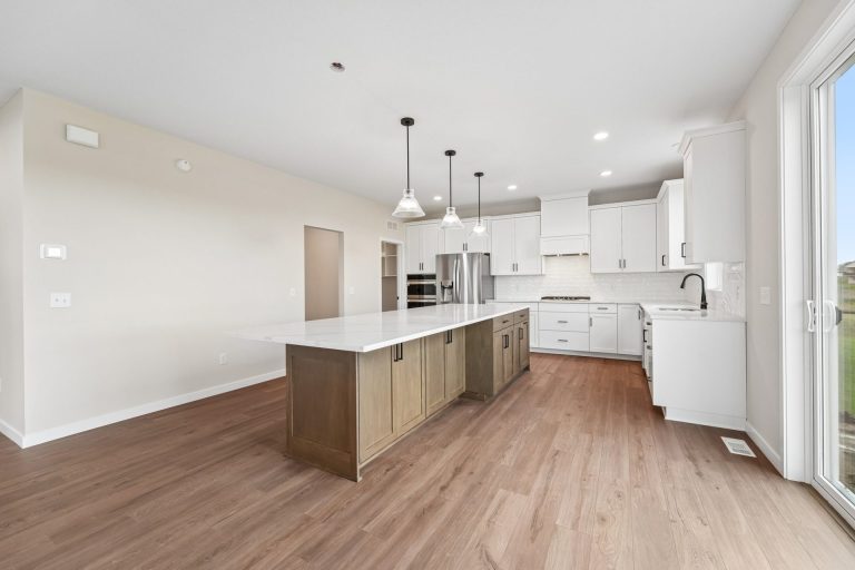 AV01001003 – Virginia A – 4664 Jamocha Ave NE 14