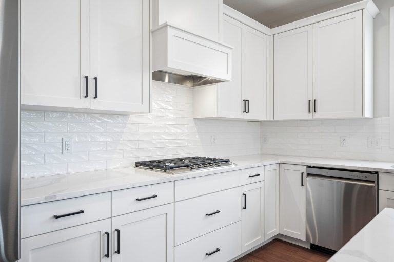 AV01001003 – Virginia A – 4664 Jamocha Ave NE 19