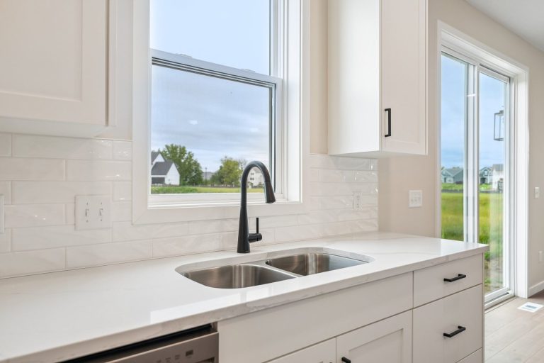 AV01001003 – Virginia A – 4664 Jamocha Ave NE 21