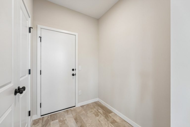 AV01001003 – Virginia A – 4664 Jamocha Ave NE 29
