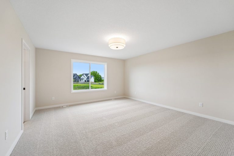 AV01001003 – Virginia A – 4664 Jamocha Ave NE 32