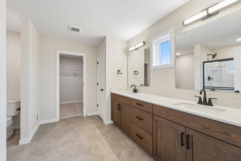 AV01001003 – Virginia A – 4664 Jamocha Ave NE 35