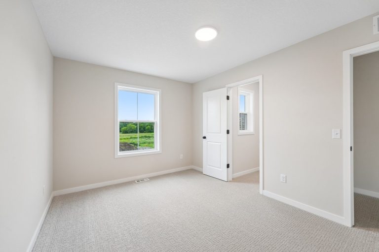 AV01001003 – Virginia A – 4664 Jamocha Ave NE 40