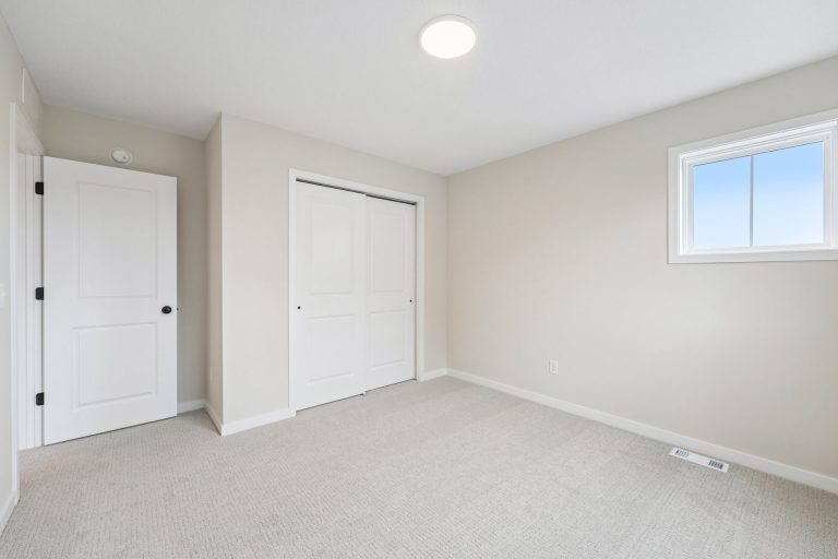 AV01001003 – Virginia A – 4664 Jamocha Ave NE 44