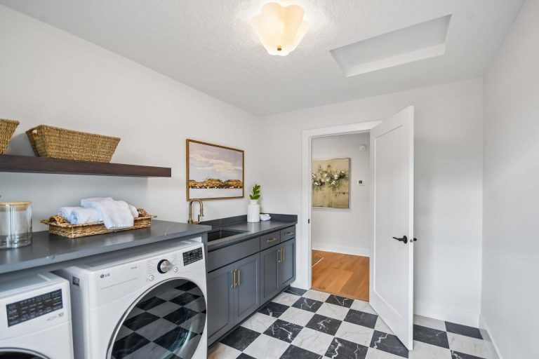 RIT04001004 – Wesley E – 11545 200th Street West 60