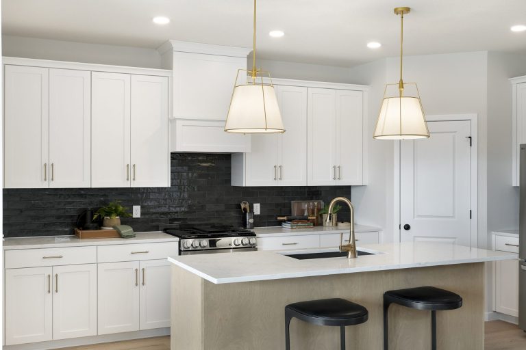 RM01002004 – McKinley R – 11518 202nd Street West 23