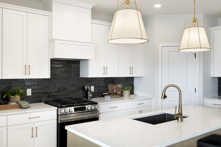 RM01002004 – McKinley R – 11518 202nd Street West 24