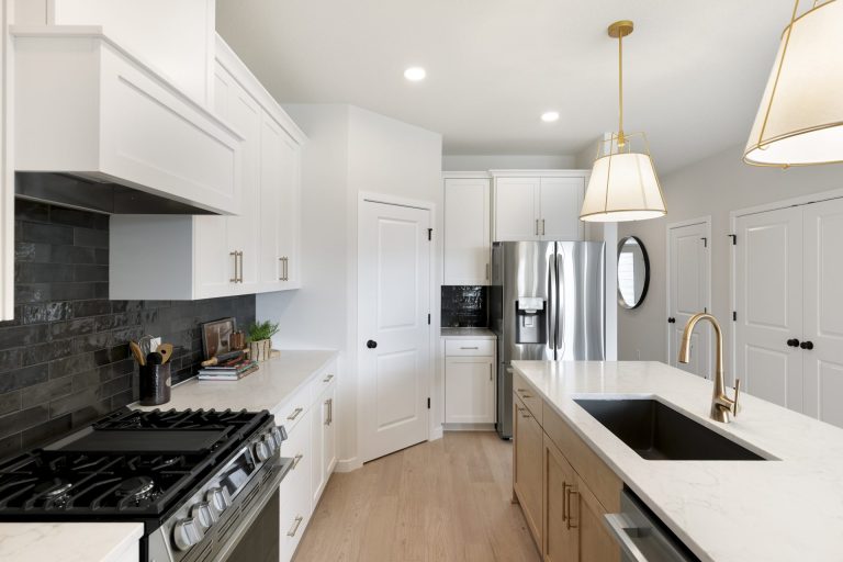 RM01002004 – McKinley R – 11518 202nd Street West 28